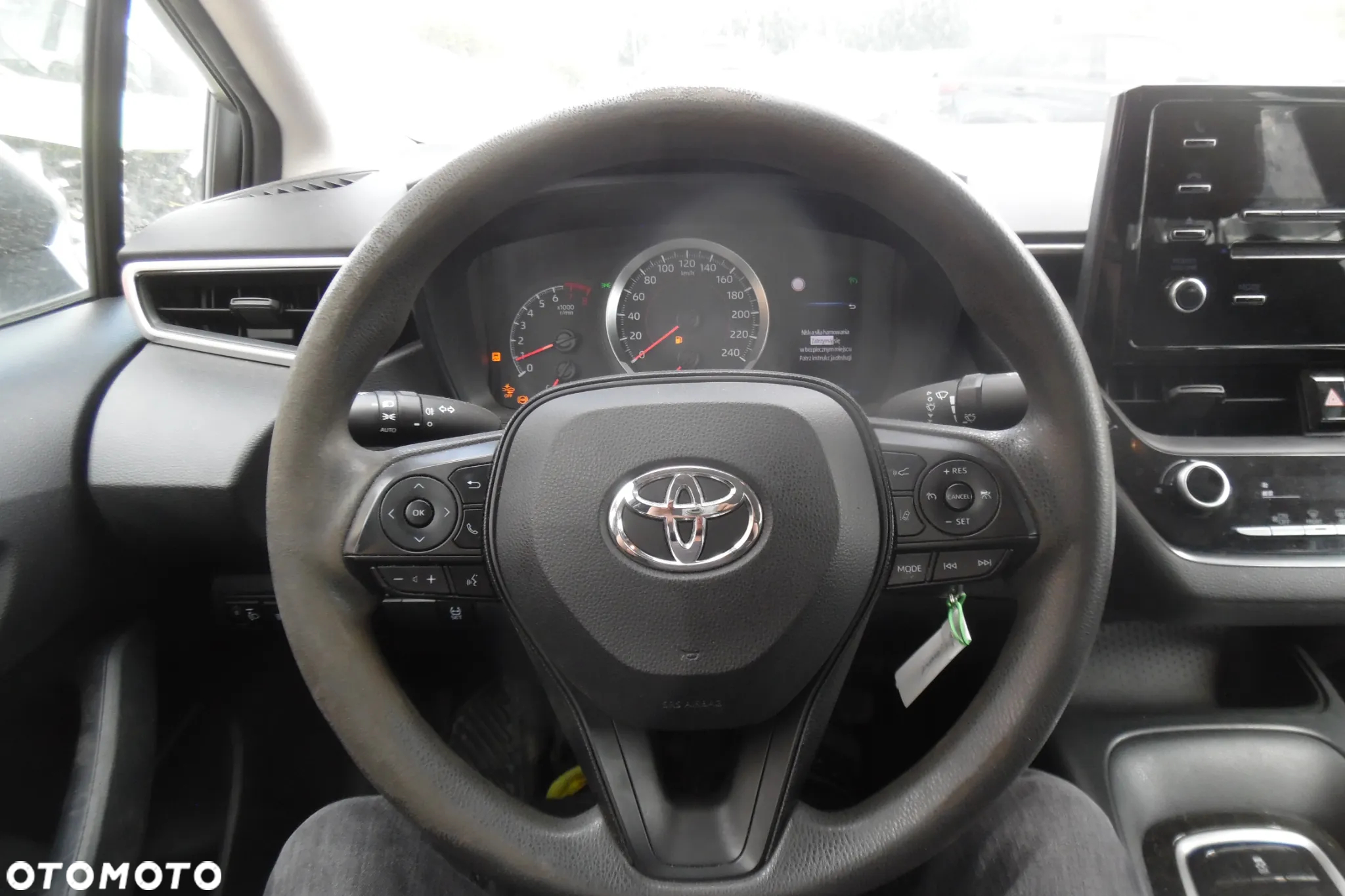 Toyota Corolla 1.6 Comfort - 12