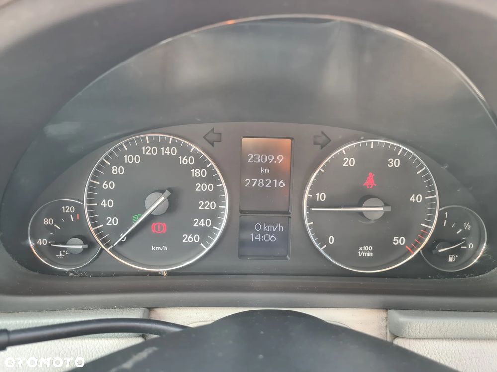 Mercedes-Benz Klasa C 220 CDI Avantgarde - 17