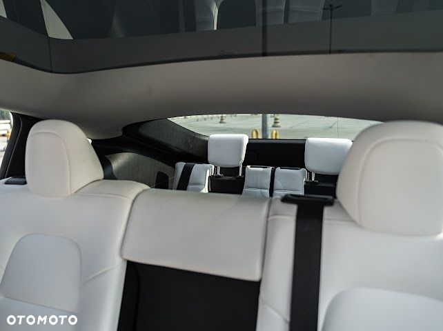 Tesla Y Model Long Range Dual Motor AWD - 28