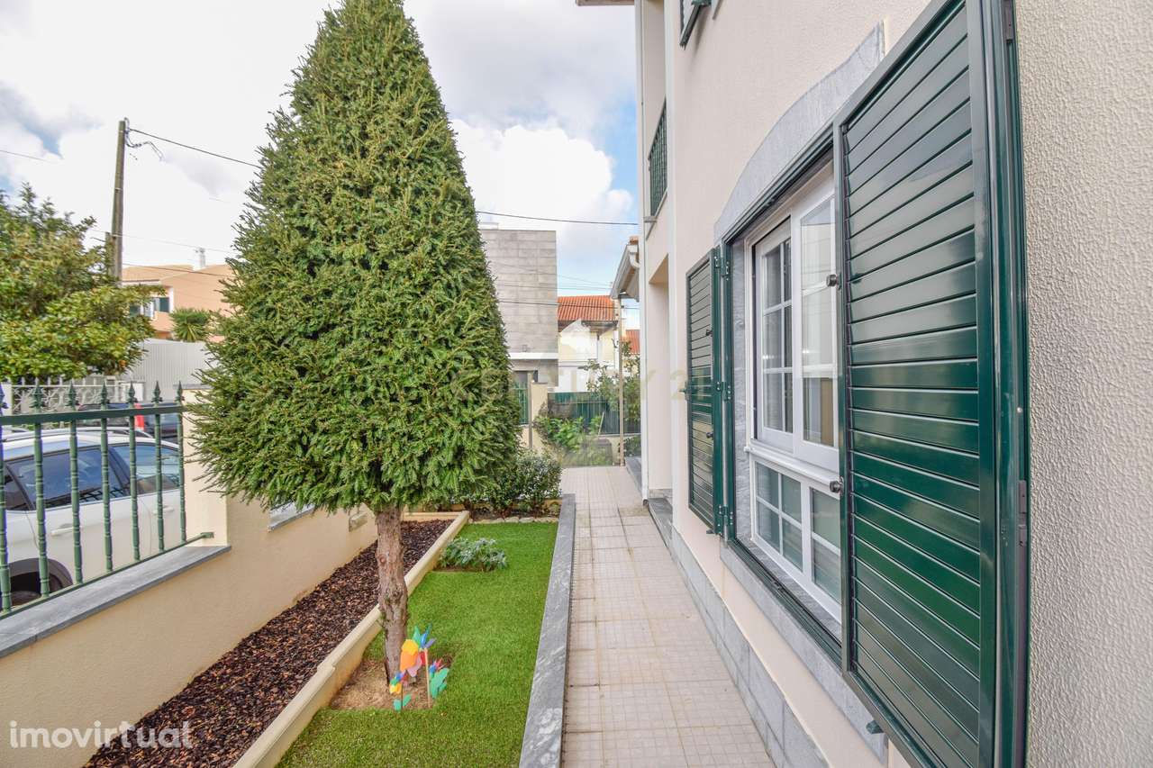 Moradia Gaveto T4 - Parede - Viva a poucos minutos do mar, com confort - Grande imagem: 2/44