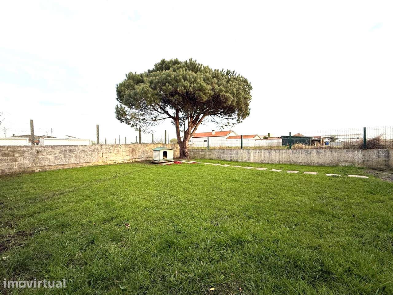 Casa térrea isolada no Torrão do Lameiro, situada junto à Ria - Grande imagem: 2/25