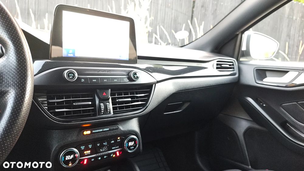 Ford Focus 1.0 EcoBoost STart-Stopp-System ST-LINE X - 31