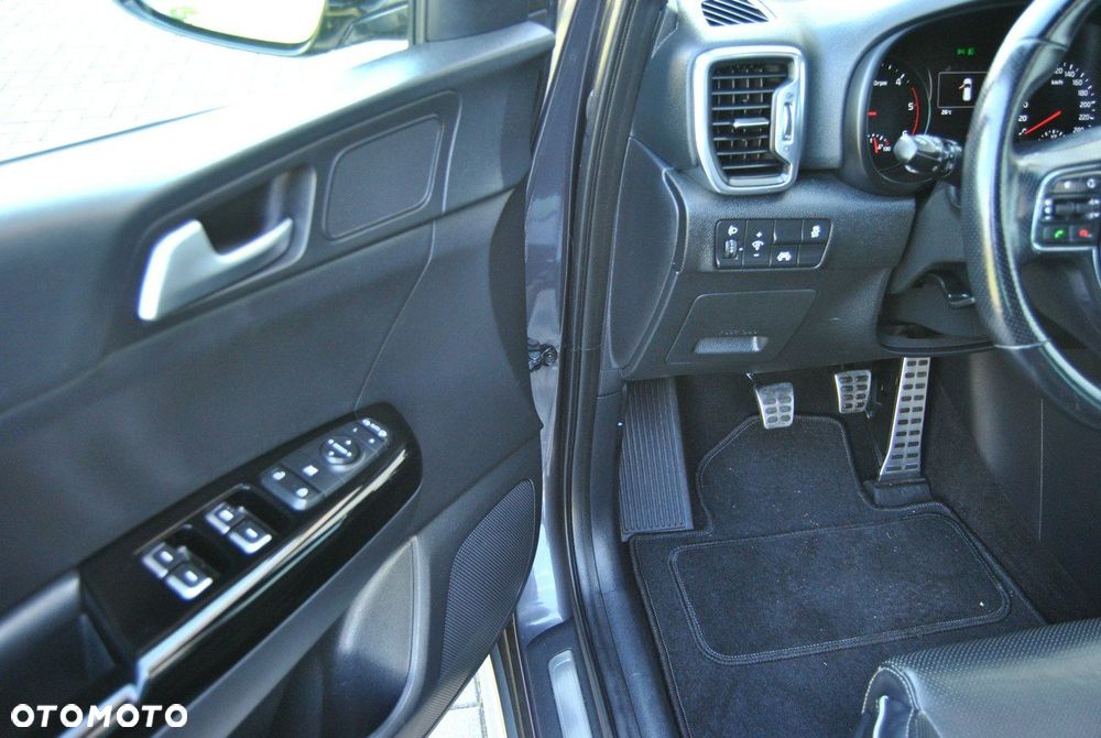 Kia Sportage 2,0 CRDI 2WD ISG Spirit - 18