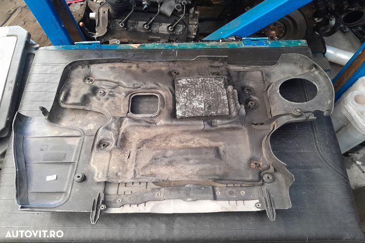 Capac motor 11147787330 11147787330 BMW Seria 3 E46 [facelift] [2001 - 2