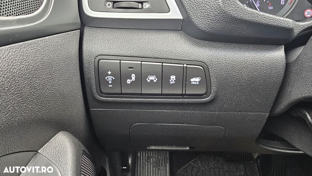 Hyundai Tucson blue 1.7 CRDi 2WD DCT Premium - 11