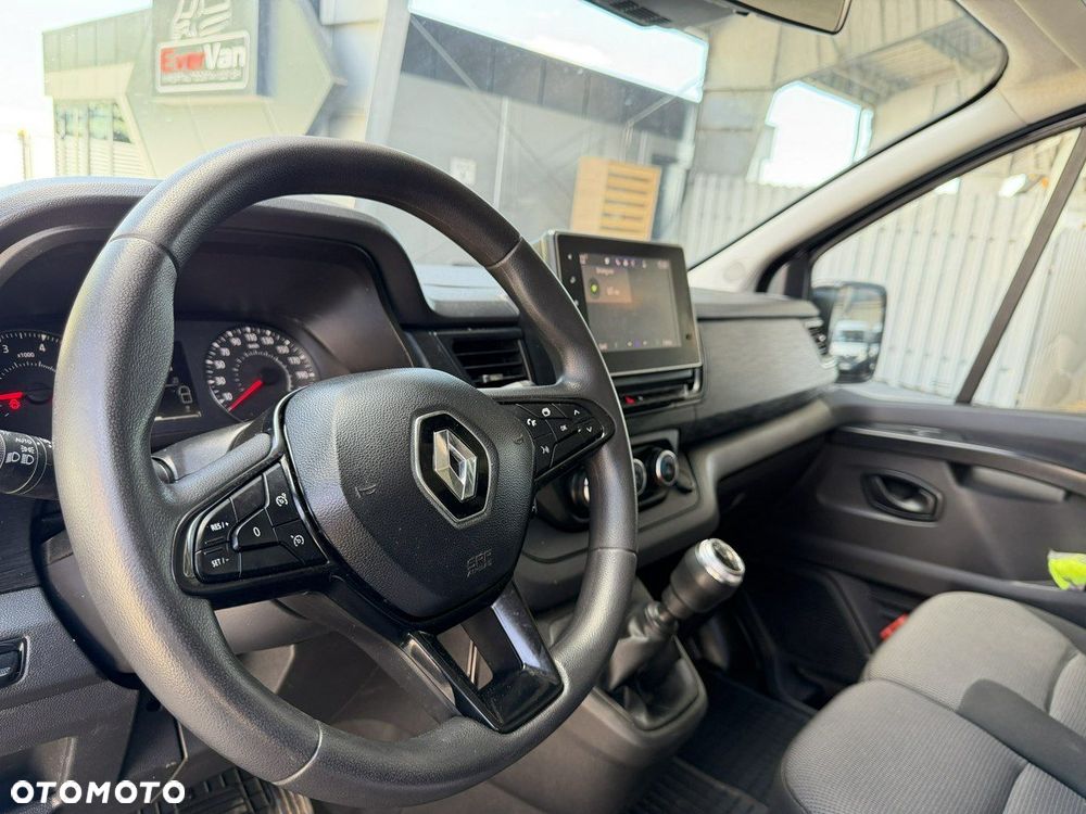 Renault Trafic - 12