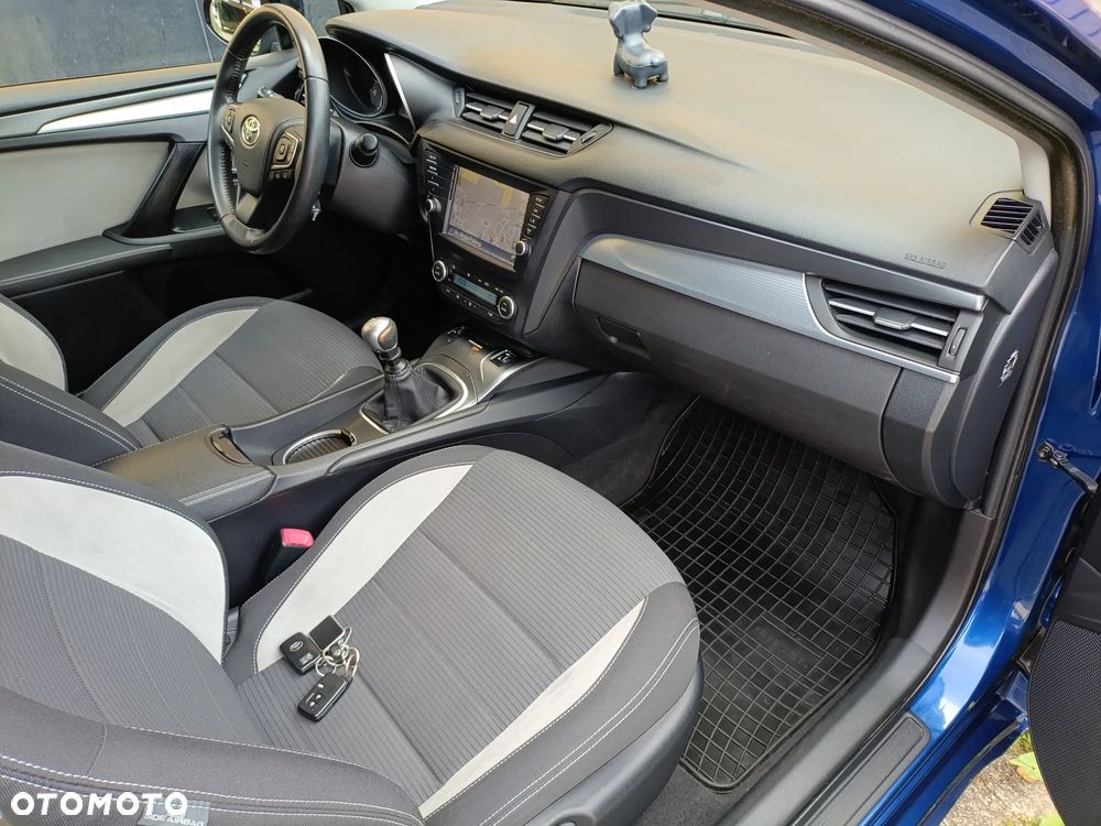 Toyota Avensis 2.0 D-4D Active Business - 6