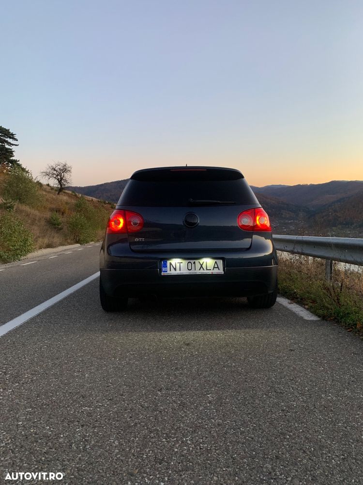 Volkswagen Golf 2.0 GTI - 9