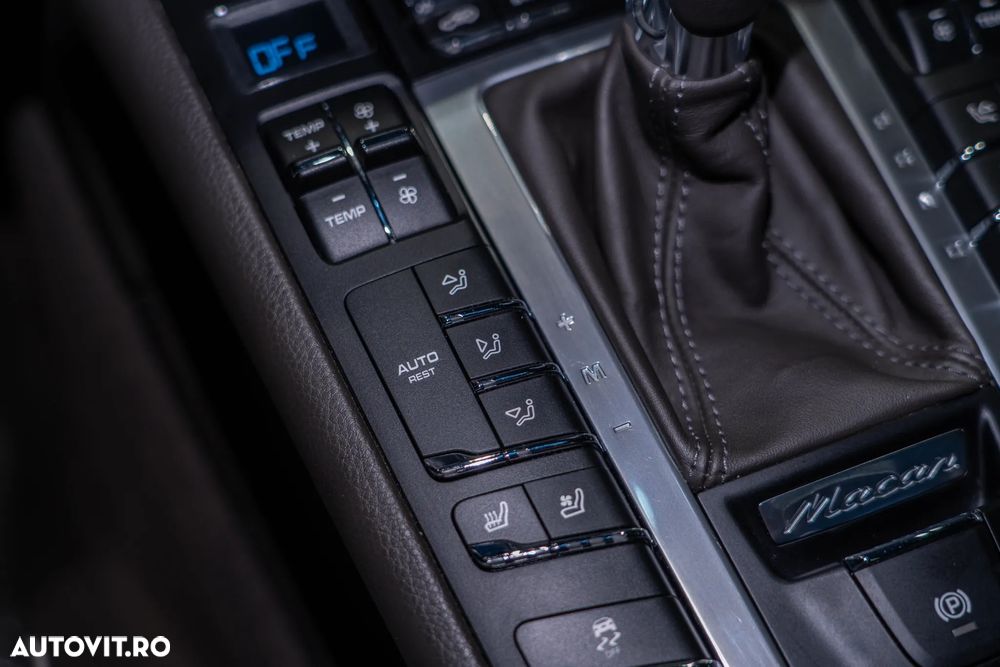 Porsche Macan Turbo PDK - 29