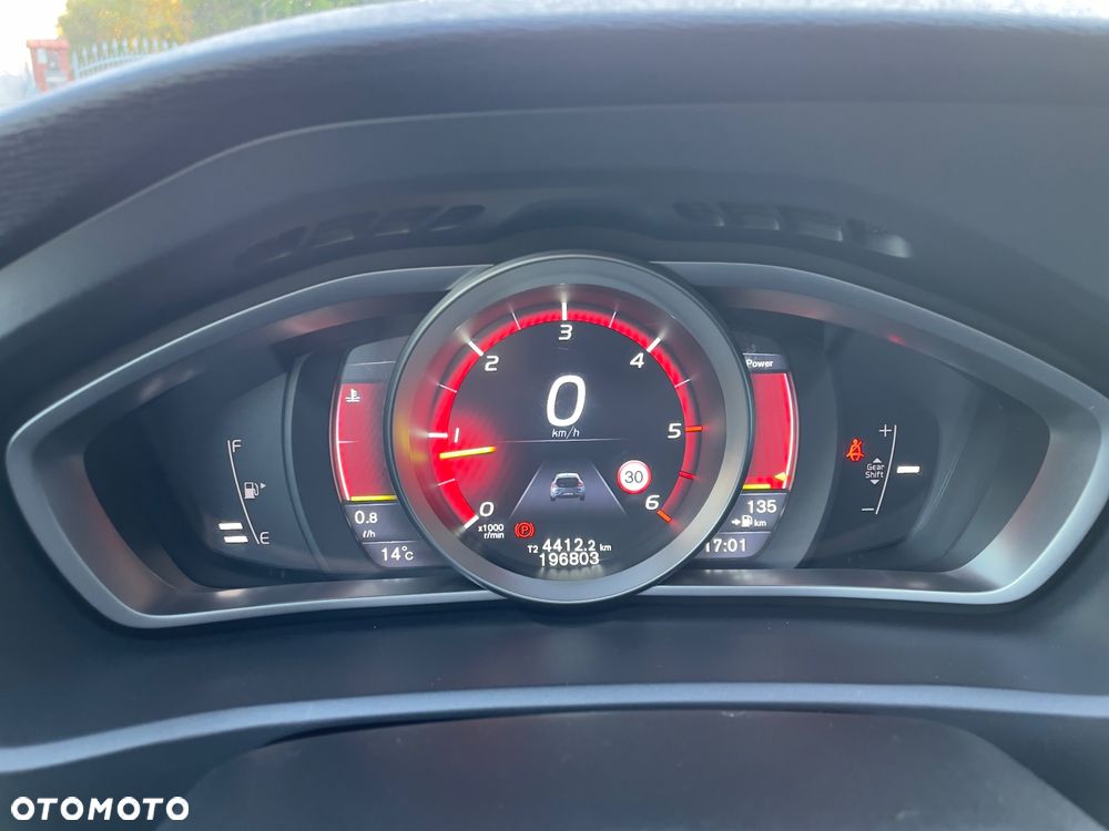 Volvo V40 D3 Summum - 15