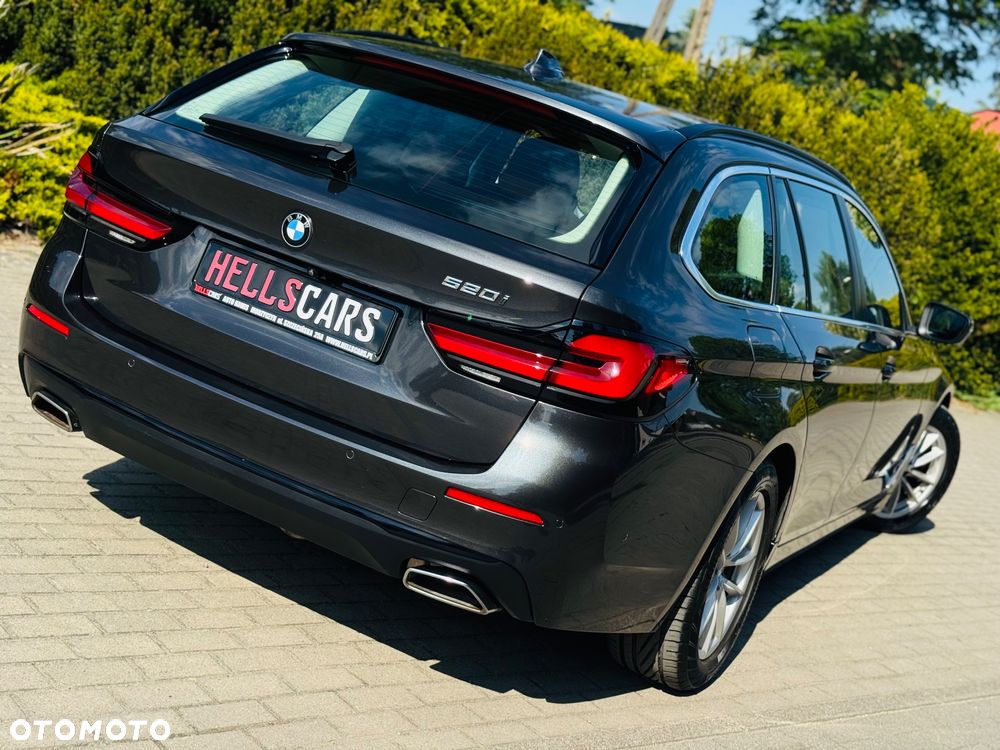 BMW Seria 5 520i Sport Line - 3