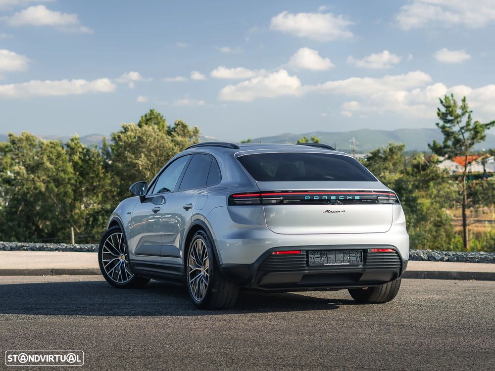 Porsche Macan Electric 4 - 5