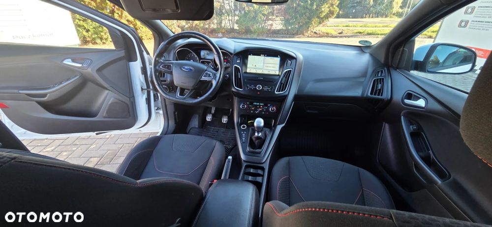 Ford Focus 1.5 EcoBoost STart-Stopp-System ST-LINE - 36
