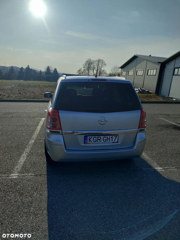 Opel Zafira 1.6 - 9