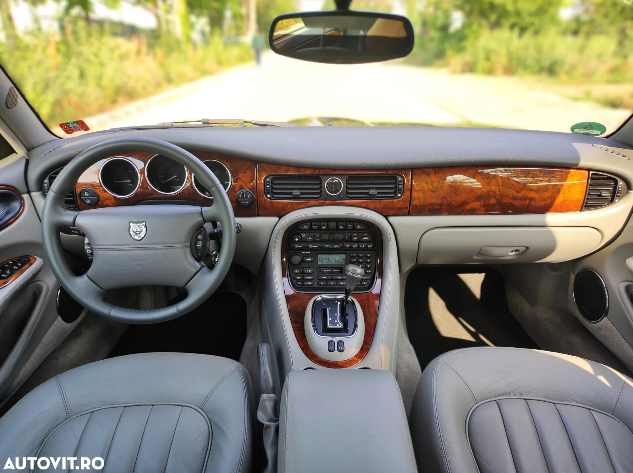 Jaguar XJ - 2