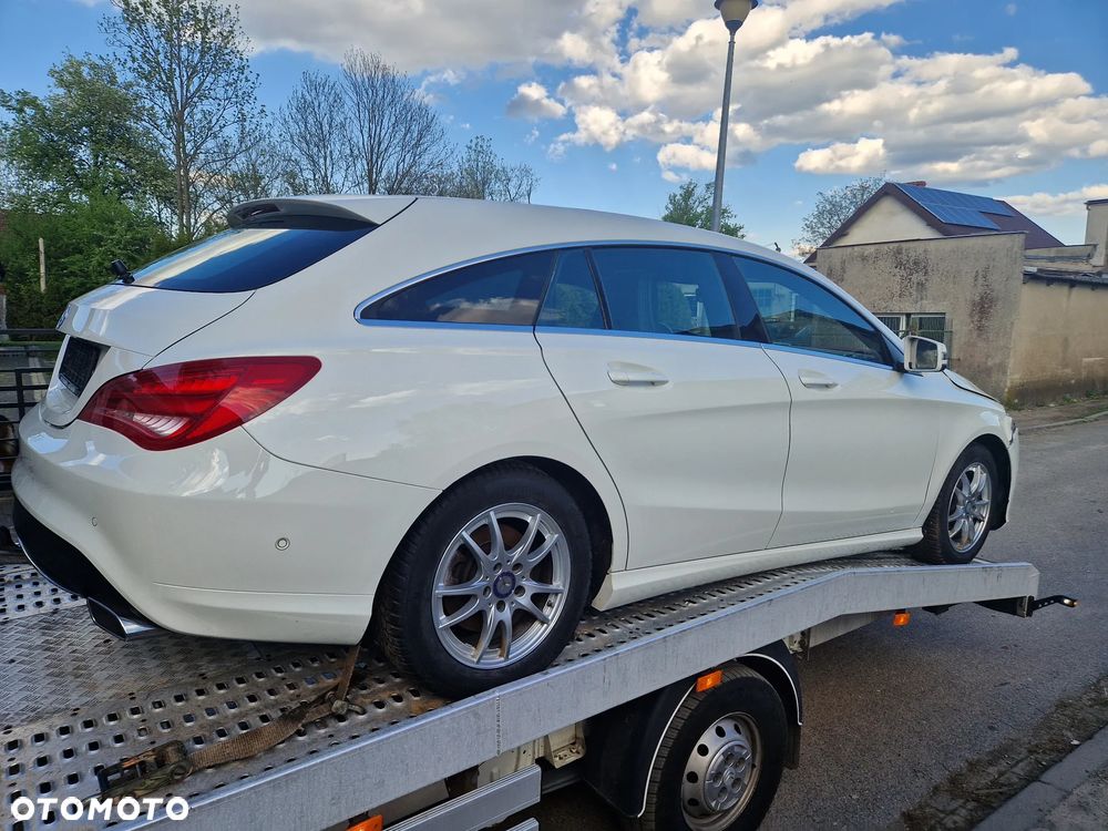 Mercedes-Benz CLA 180 Peak Edition - 3