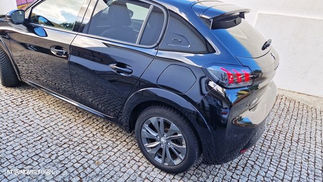 Peugeot e-208 Allure Pack - 3