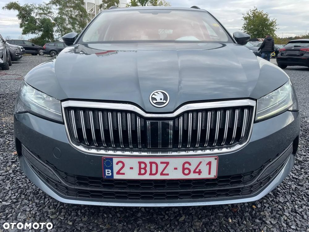 Skoda Superb 2.0 TDI DSG Ambition - 1