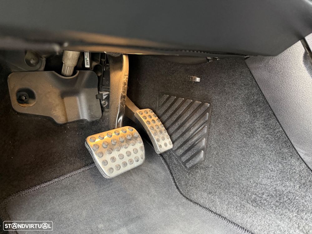 Mercedes-Benz A 180 d 7G-DCT AMG Line - 15