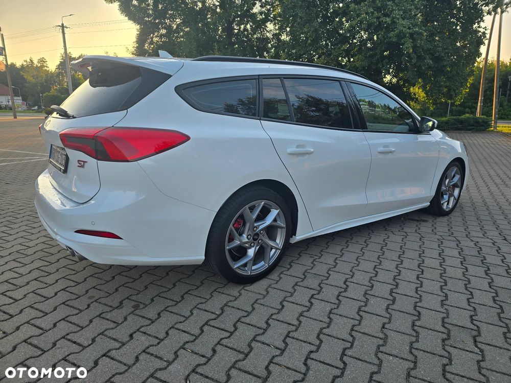 Ford Focus 2.0 EcoBlue ST - 13