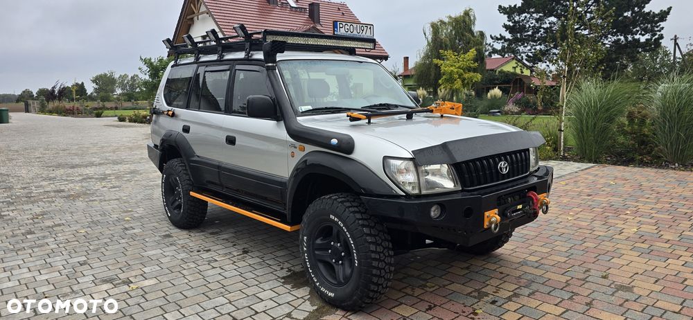 Toyota Land Cruiser - 2