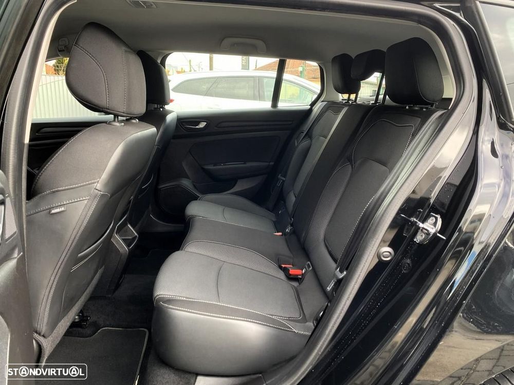 Renault Mégane Sport Tourer 1.5 Blue dCi Zen - 24
