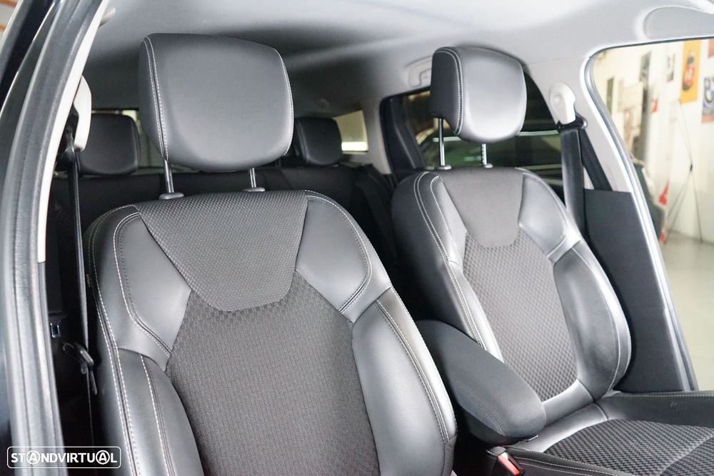 Renault Clio Sport Tourer Energy TCe 120 INTENS - 36