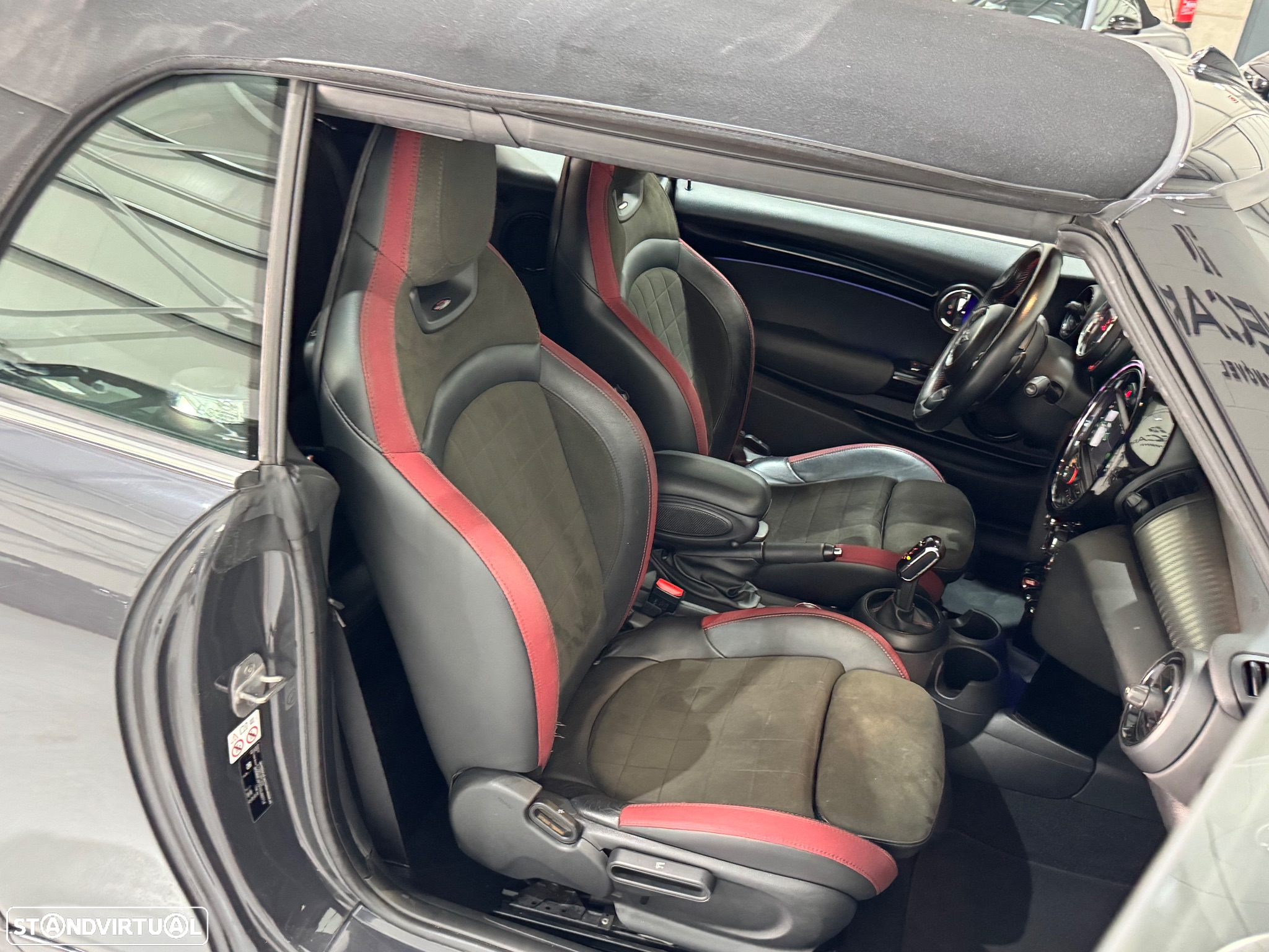 MINI Cabrio John Cooper Works Auto Desportiva - 32