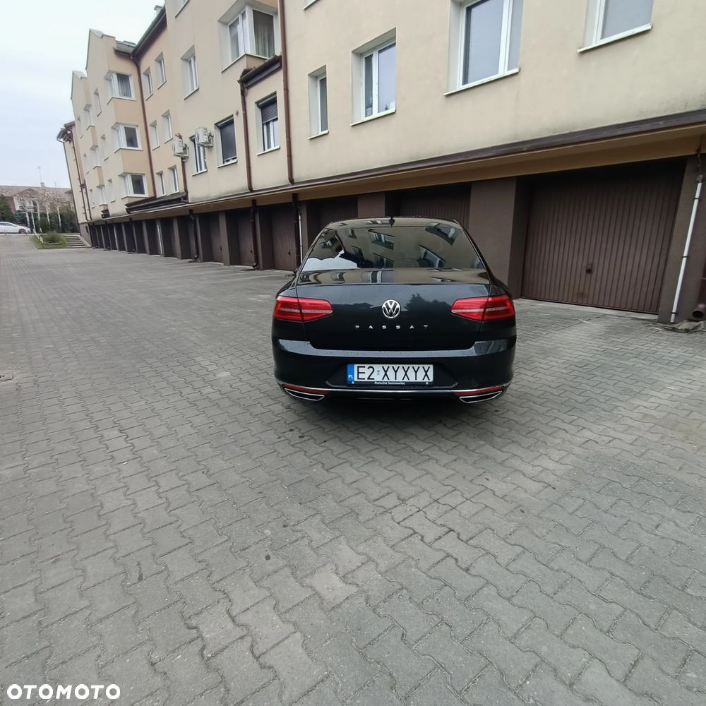 Volkswagen Passat - 11