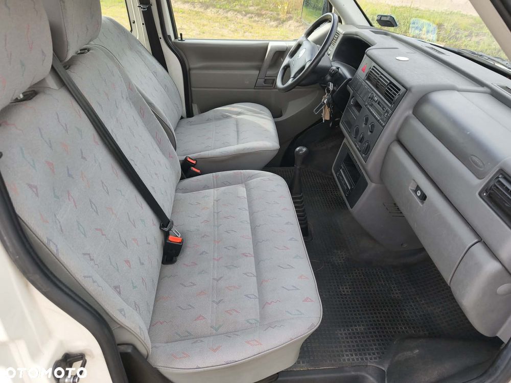 Volkswagen Transporter - 25