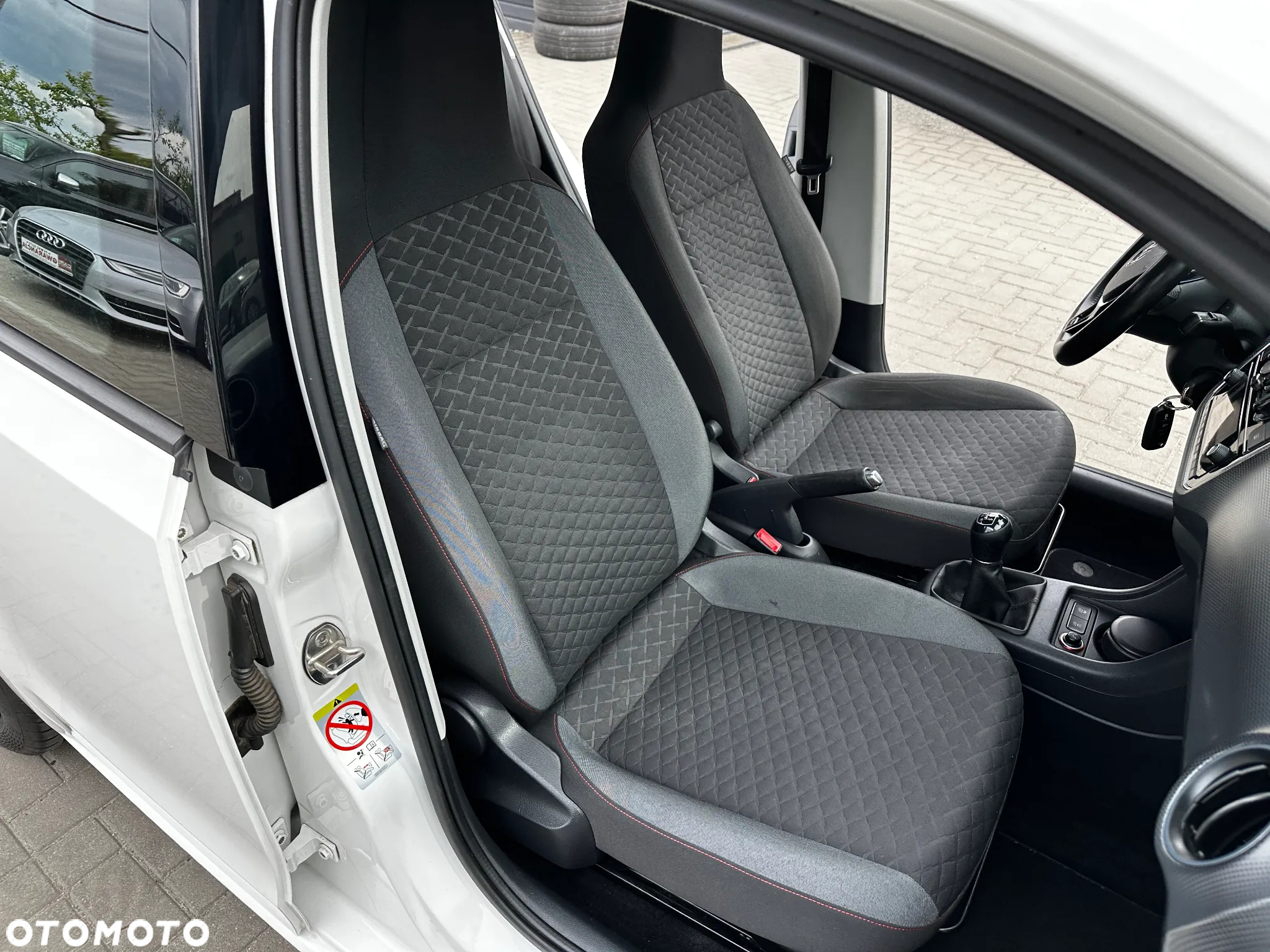 Volkswagen up! - 19