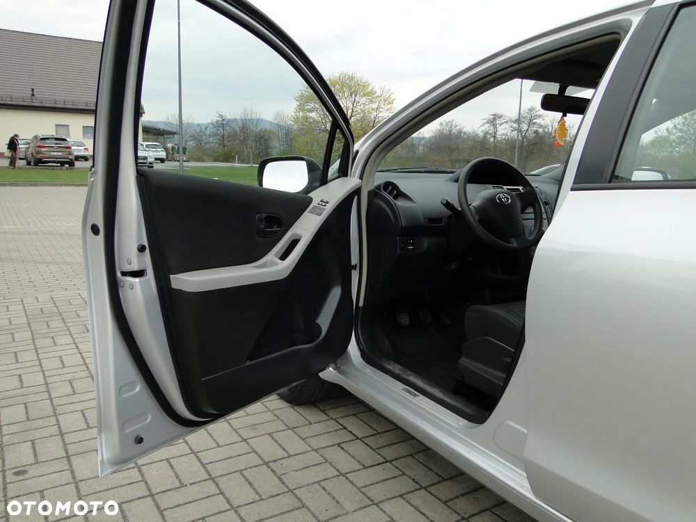 Toyota Yaris 1.0 VVT-i Cool - 9