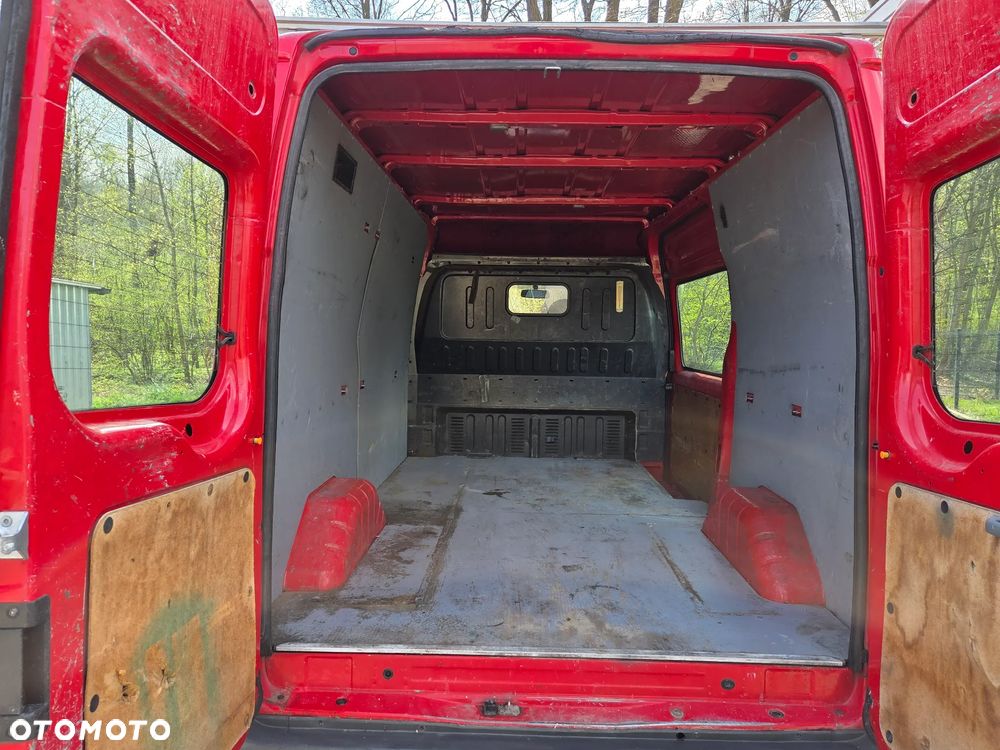 Ford TRANSIT 2,4TDCi - 17