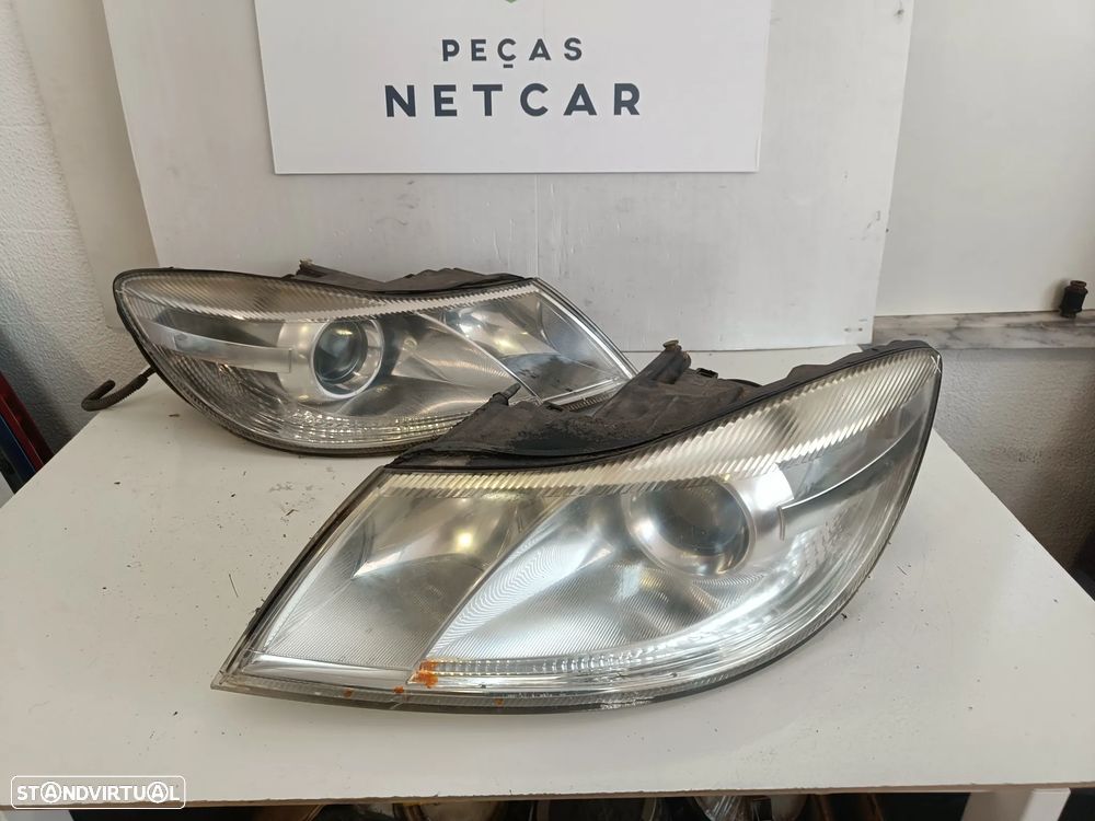 farol optica Skoda Octavia 2 2011 - 1