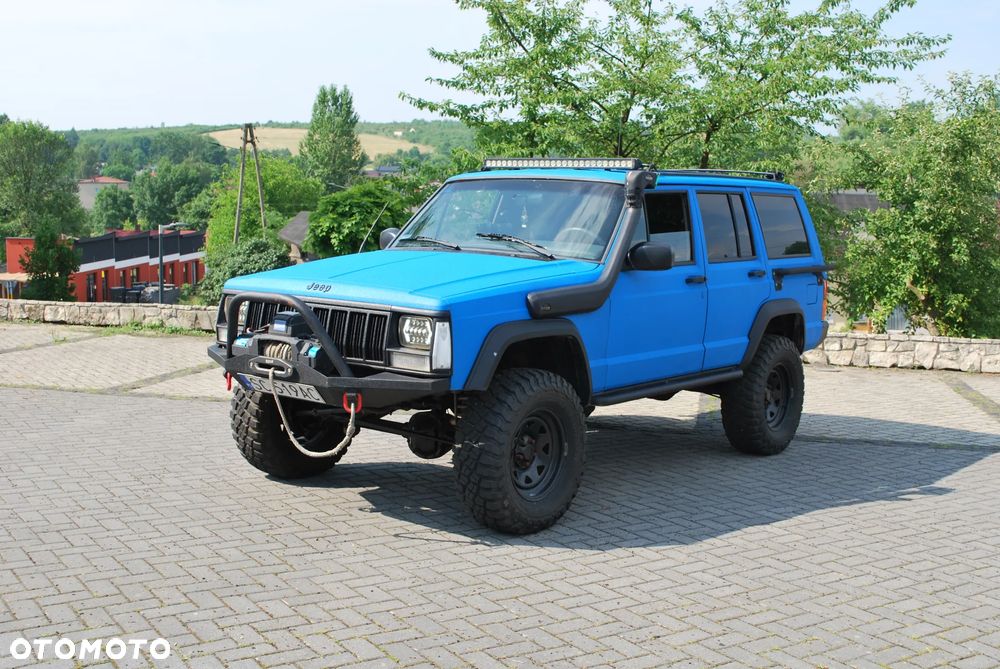 Jeep Cherokee - 11