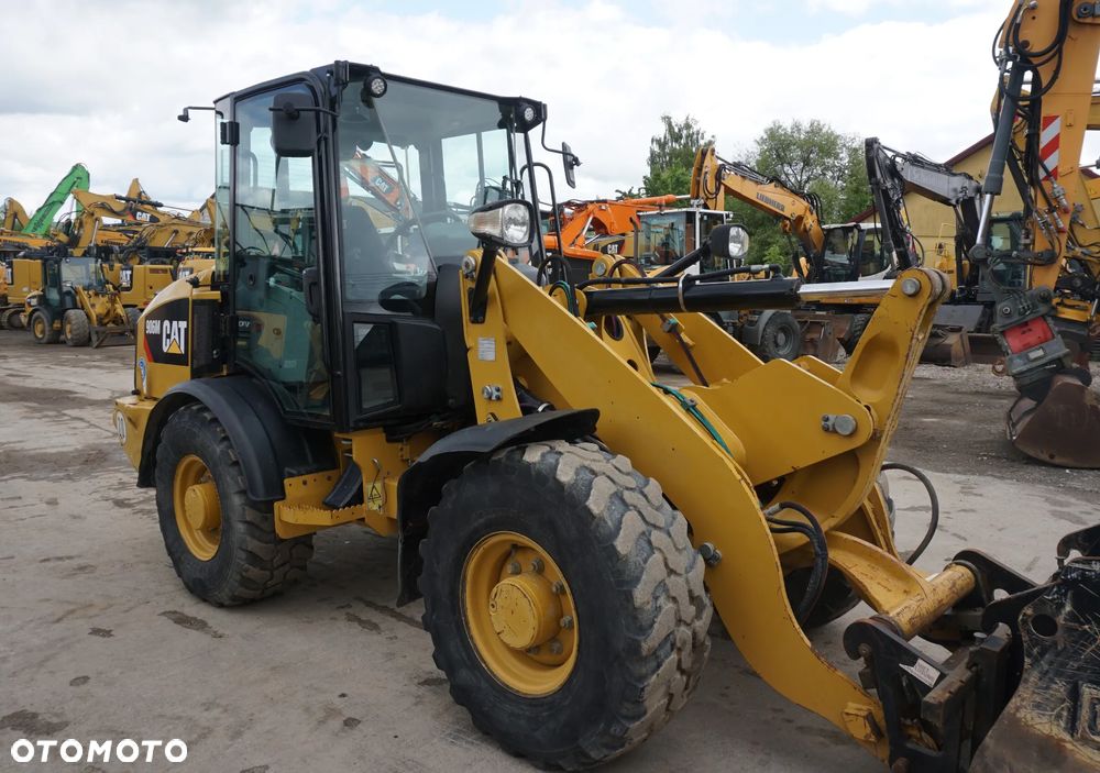 Caterpillar CAT 906 M - 4