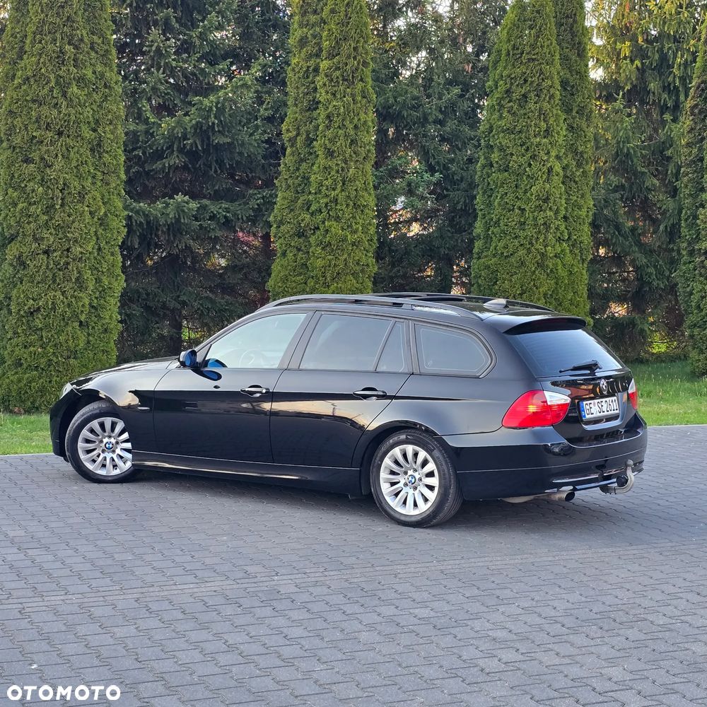 BMW Seria 3 320i Touring - 19
