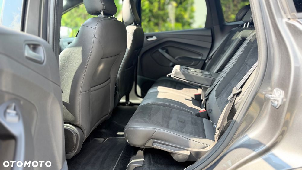Ford Kuga 2.0 TDCi 4x4 ST-Line - 23