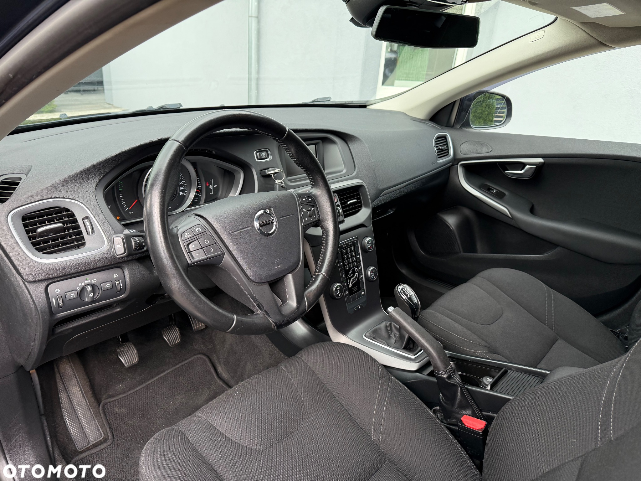 Volvo V40 D2 Drive-E Momentum - 10
