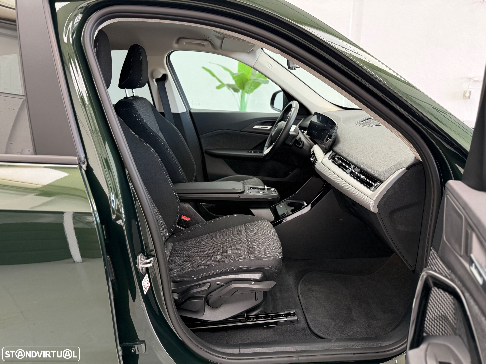 BMW iX1 xDrive30 - 9