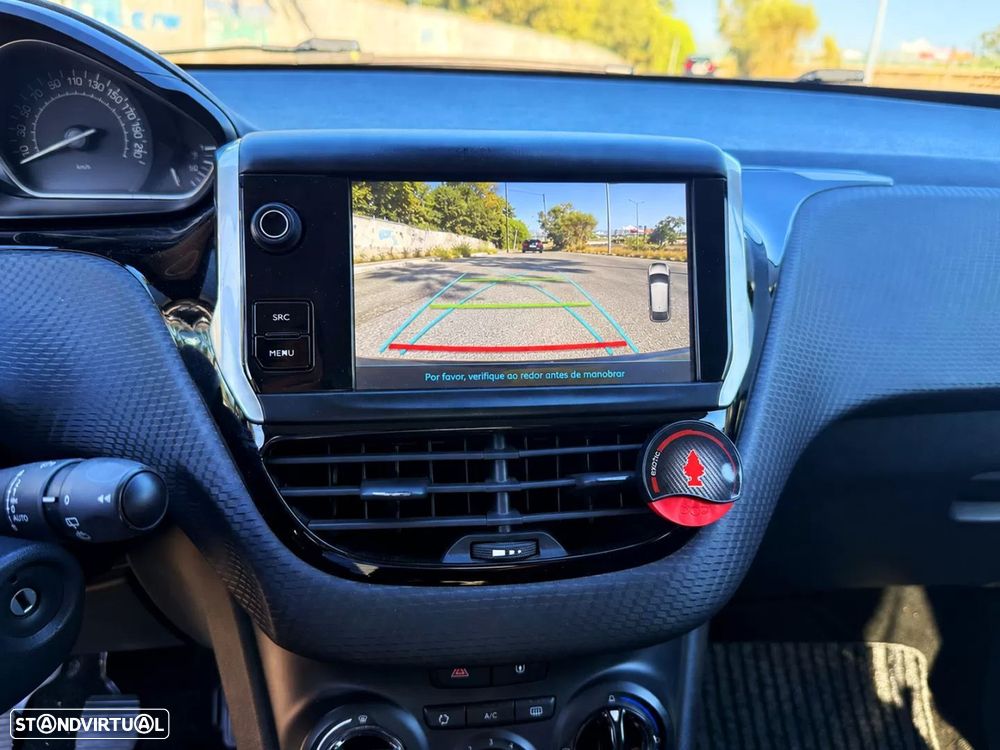 Peugeot 208 1.2 PureTech Style - 12