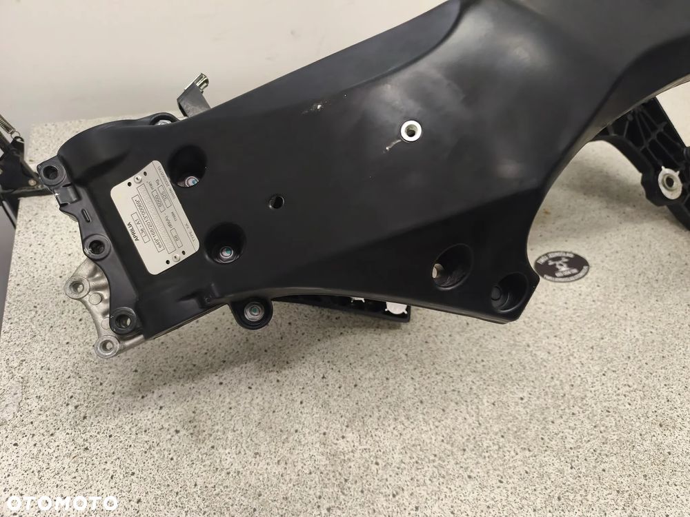 Rama z dokumentami Aprilia Tuono 125 2024 - 16