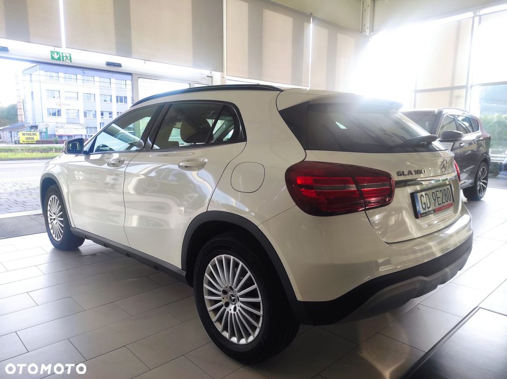 Mercedes-Benz GLA - 4