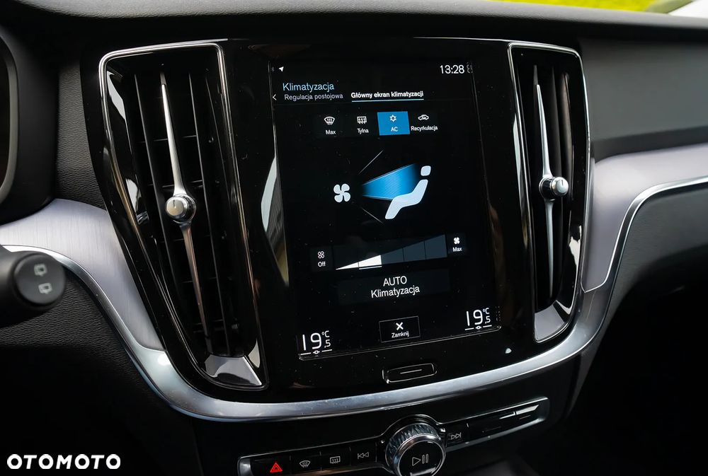 Volvo V60 D3 Drive-E Momentum - 38
