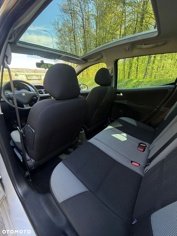 Peugeot 207 95 VTi Urban Move - 11