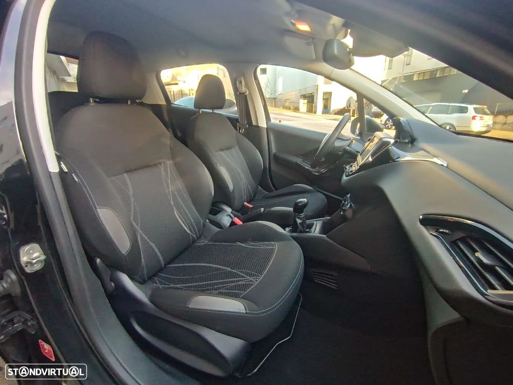 Peugeot 208 1.4 HDi Allure - 19