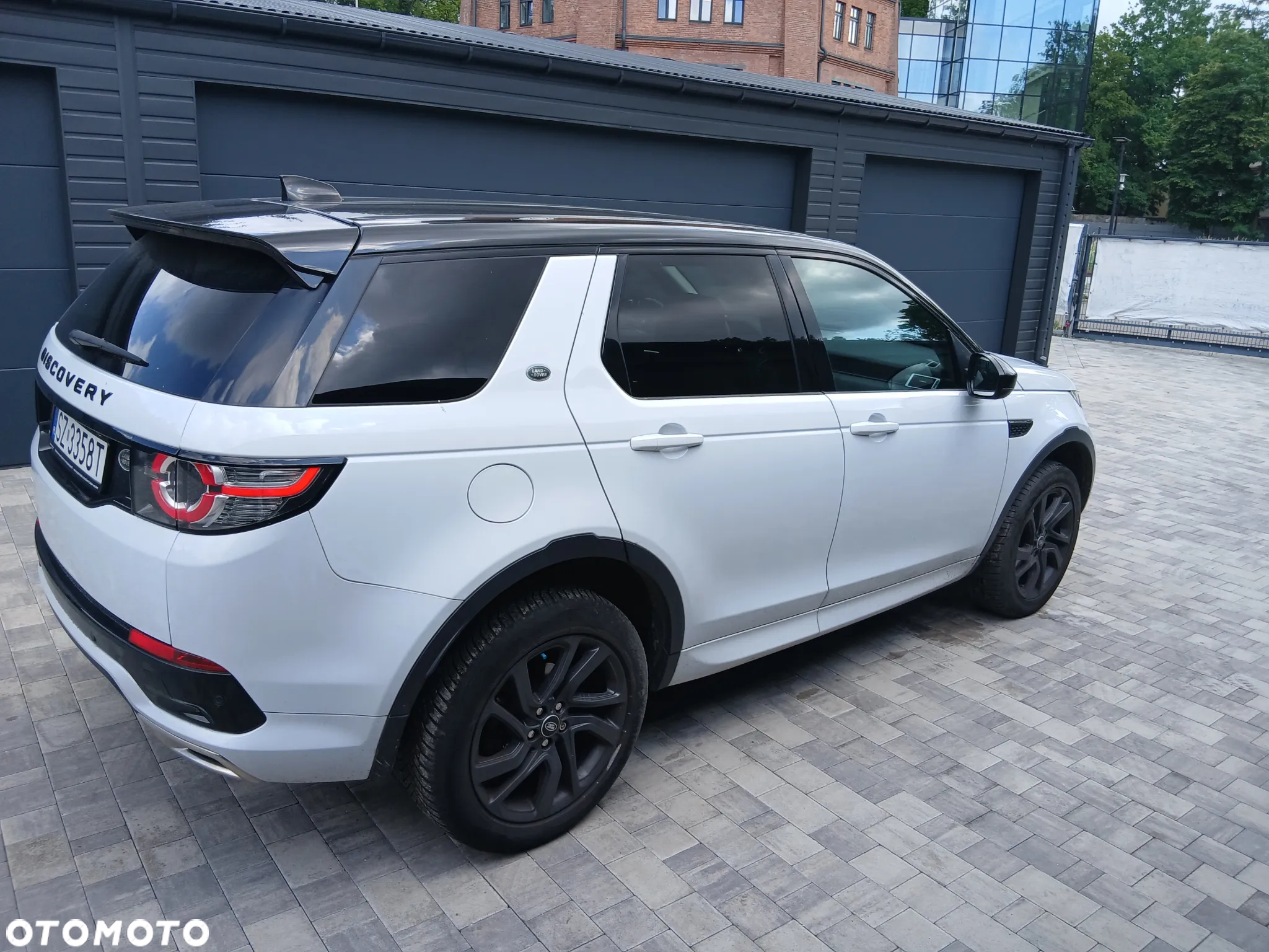 Land Rover Discovery Sport 2.0 D180 R-Dynamic HSE - 9