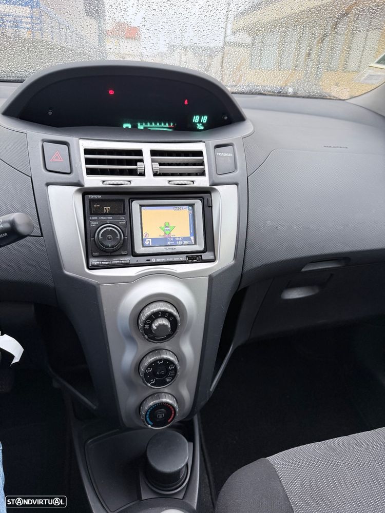 Toyota Yaris 1.0 VVT-i Sol High Pack - 8