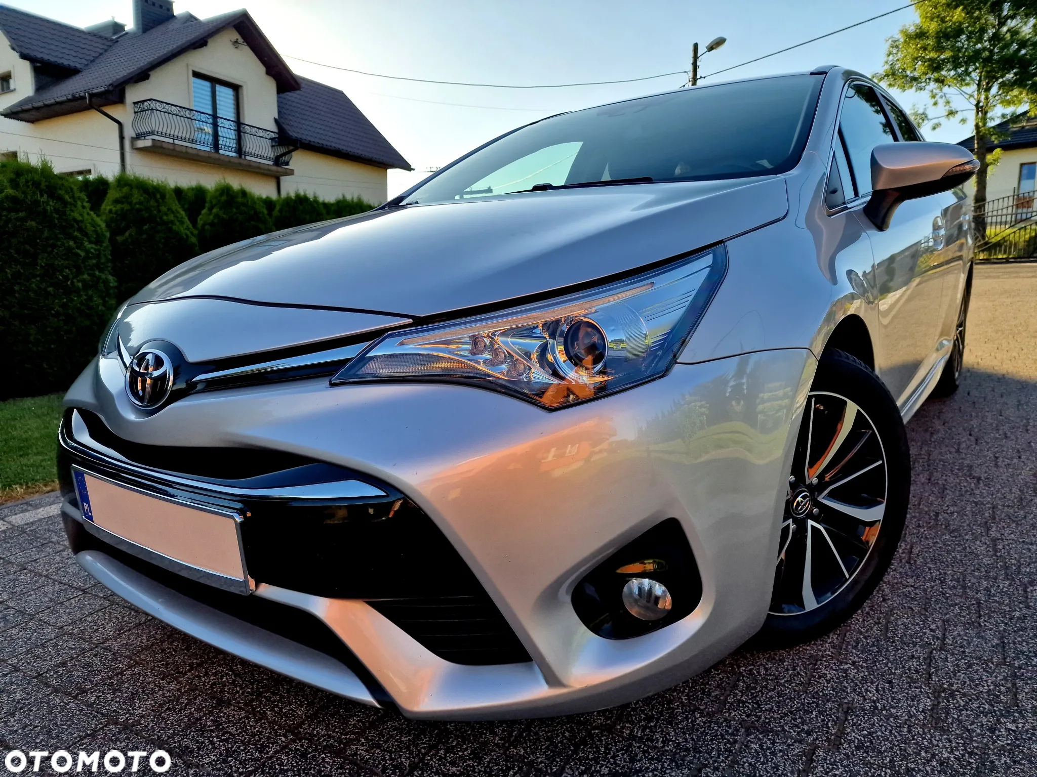 Toyota Avensis 2.0 D-4D Premium - 22