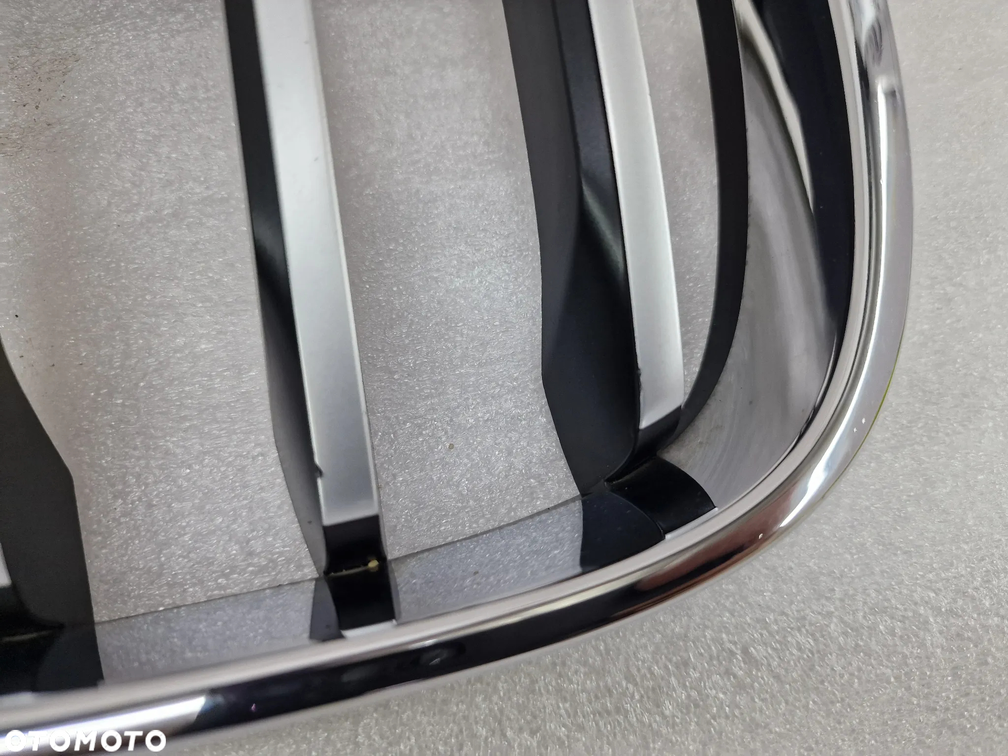 BMW X1 F48 15- PRAWA NERKA / ATRAPA / GRILL PRZEDNI PRZÓD X-LINE SATYNA ŁADNY , NR 7354824 / 7383366 , NR AUKCJI GL690 - 8